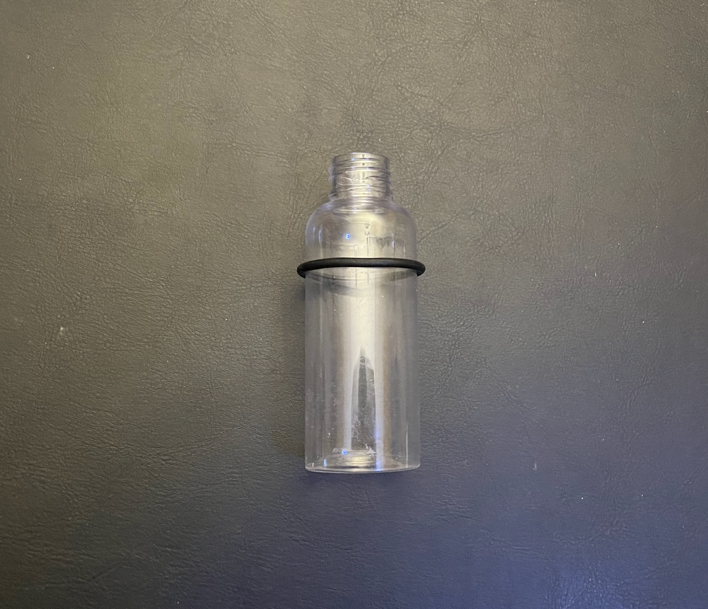 Bottle holder with O-ring